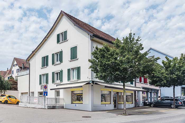 Schmuckladen nahe am Bahnhof Bülach - Geschäft